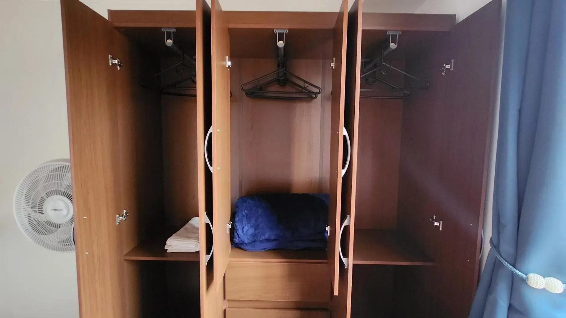 Comoda Habitacion Cerca Al Metro Medellín Kolumbien