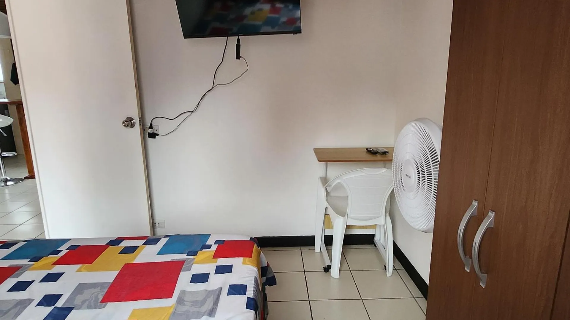Comoda Habitacion Cerca Al Metro Medellín